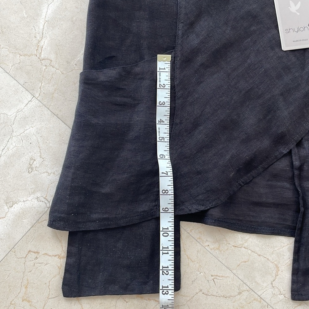 NEW SHYLOH BLACK LINEN TOP WITH BUTTONS - Picture 2 of 9